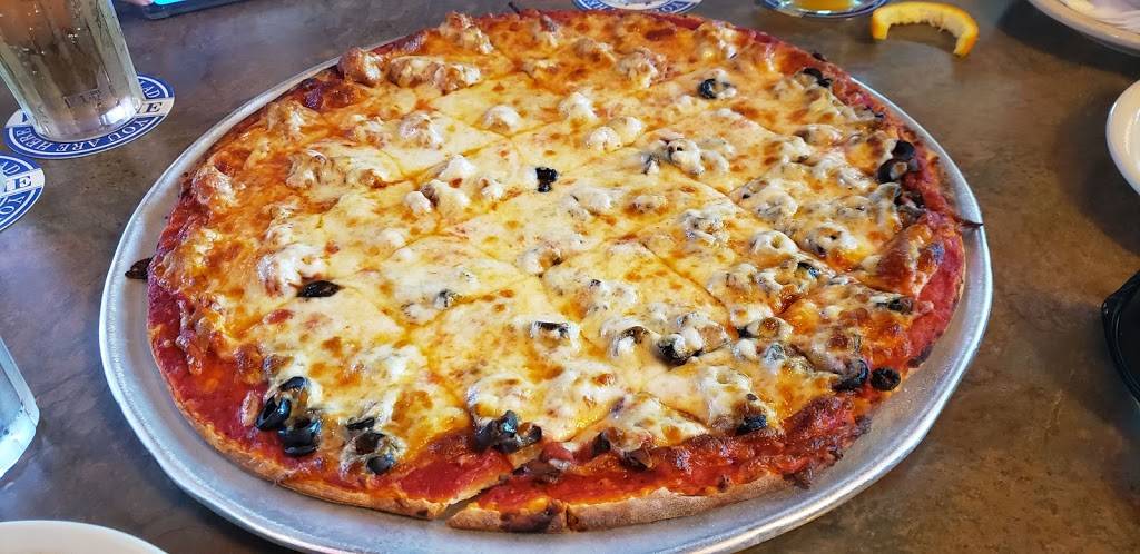 Carbones Pizzeria | restaurant | 55 Wentworth Ave E, West St Paul, MN 55118, USA | 6514578383 OR +1 651-457-8383