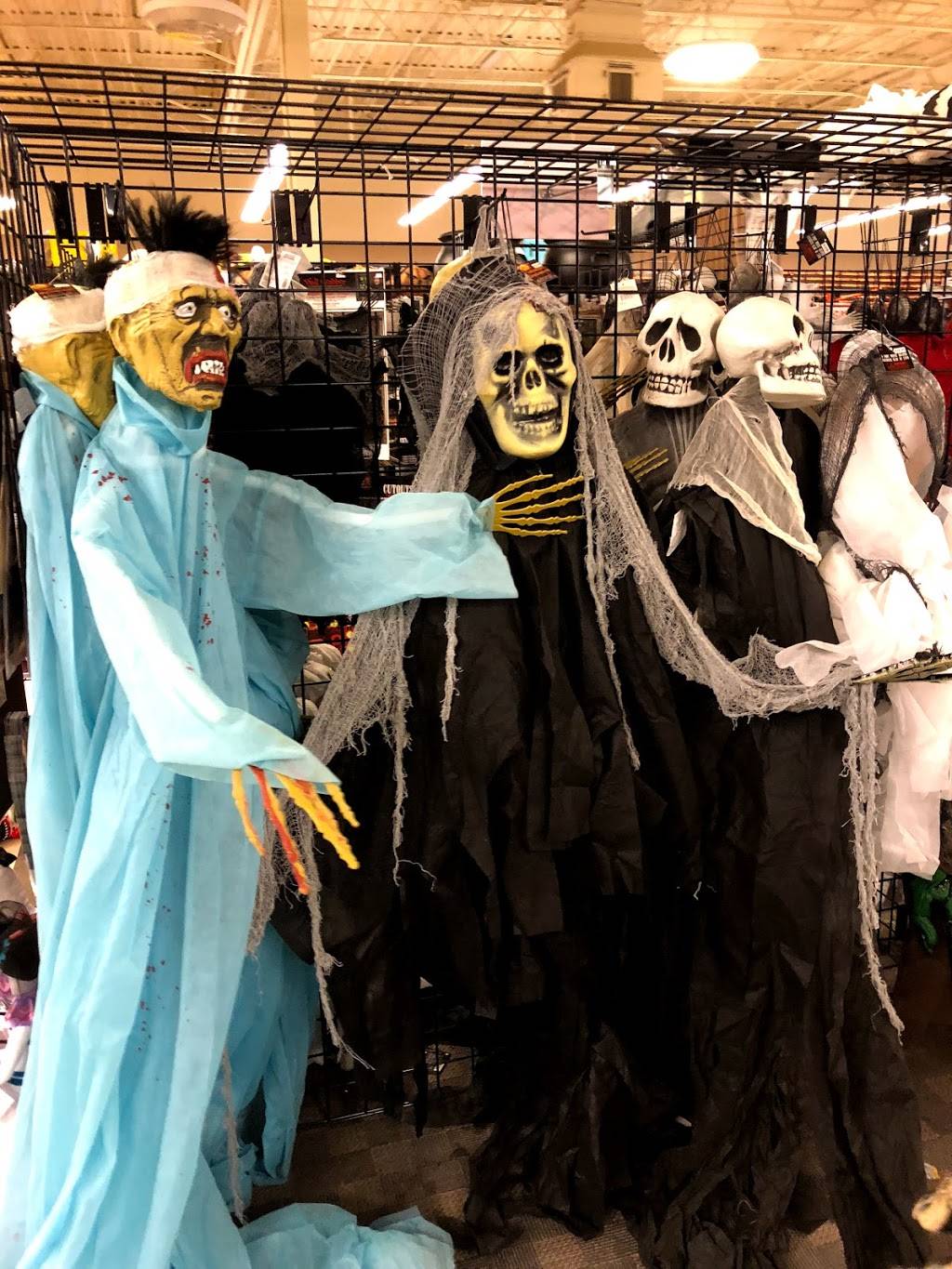 Monte Vista Crossing | shopping mall | 2801-3027 Countryside Dr, Turlock, CA 95380, USA | 2094749900 OR +1 209-474-9900