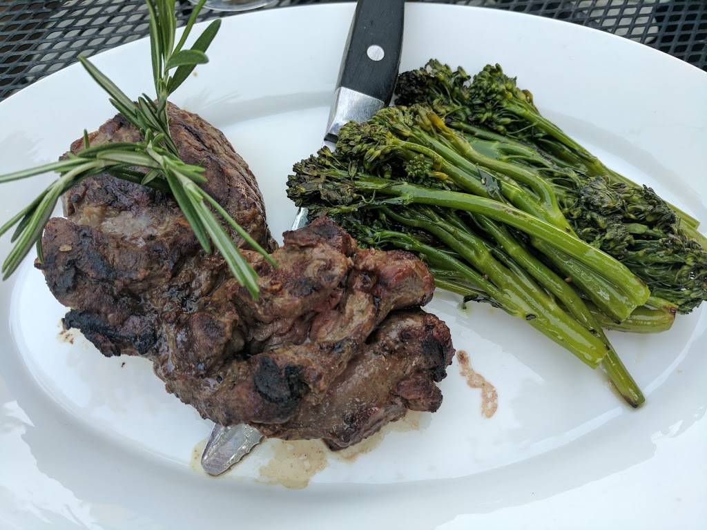 McGraws Steak Chop & Fish House | restaurant | 2707 S River Rd, West Lafayette, IN 47906, USA | 7657433932 OR +1 765-743-3932