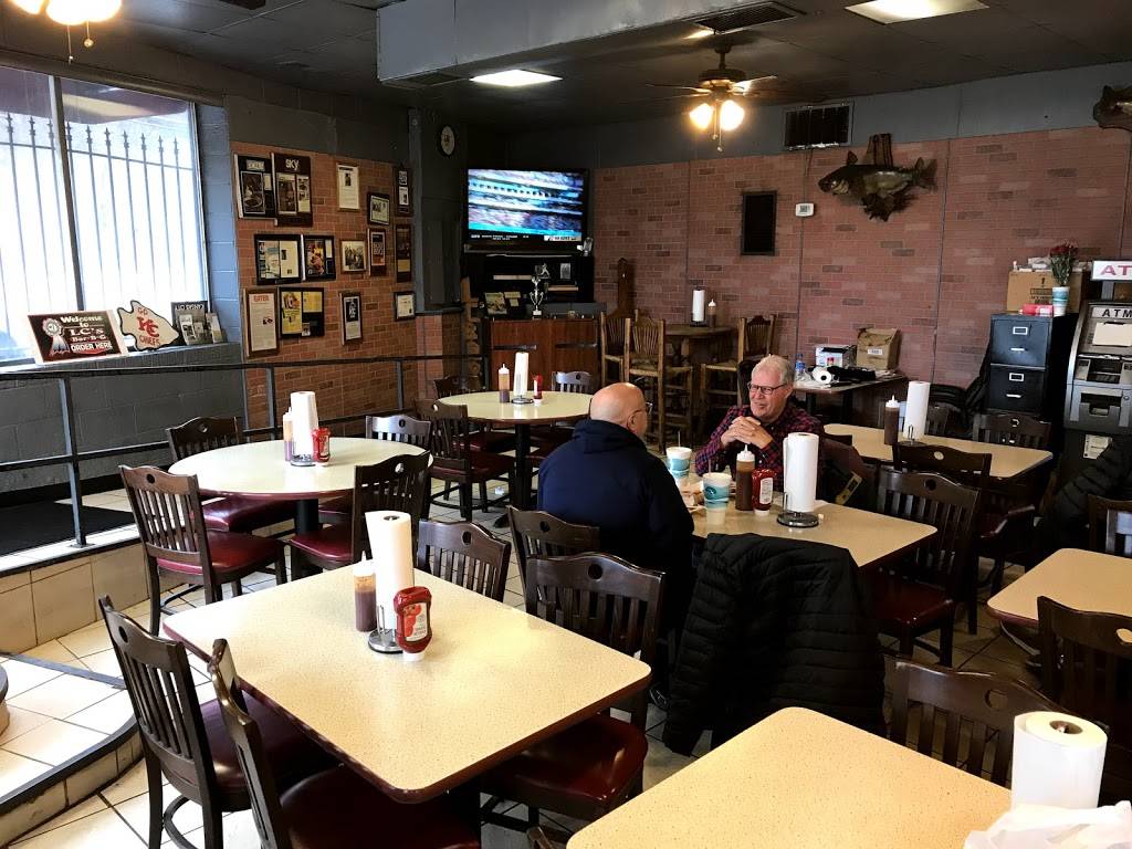 LCs Bar-B-Q | restaurant | 5800 Blue Pkwy, Kansas City, MO 64129, USA | 8169234484 OR +1 816-923-4484