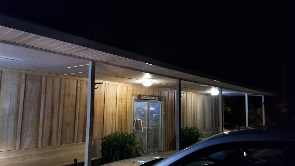 Backroads Steak & Seafood | restaurant | 3408 LA-67, Slaughter, LA 70777, USA | 2256835001 OR +1 225-683-5001