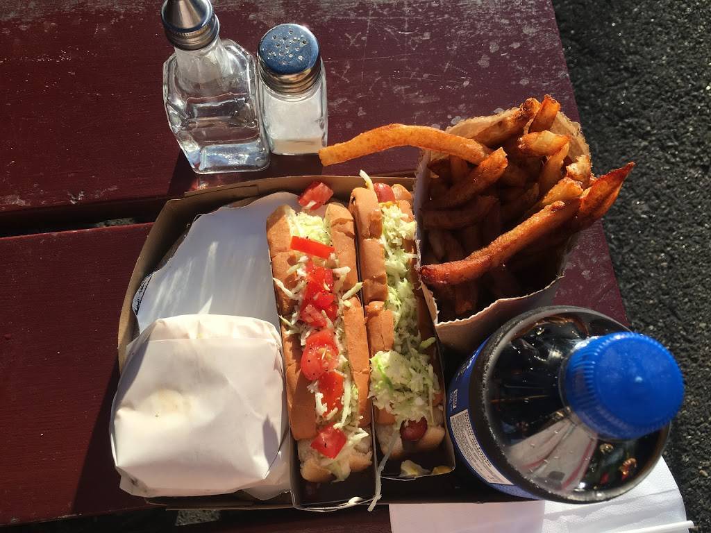 Cantine Bernard | restaurant | 1400 Boulevard Laurier, Sainte-Madeleine, QC J0H 1S0, Canada | 4507953200 OR +1 450-795-3200