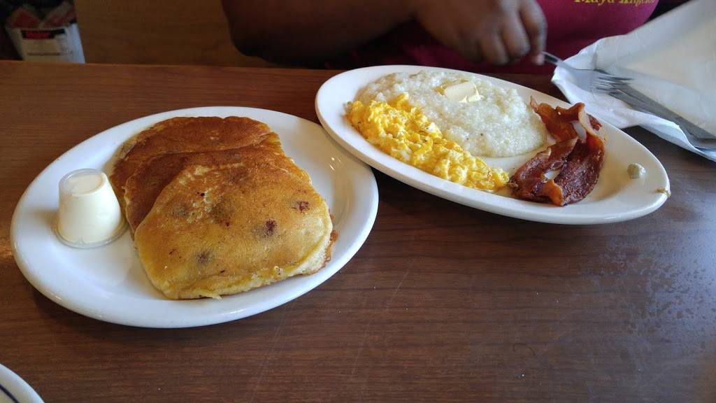 Howards Restaurant | restaurant | 336 E Main St, Moncks Corner, SC 29461, USA | 8437618565 OR +1 843-761-8565