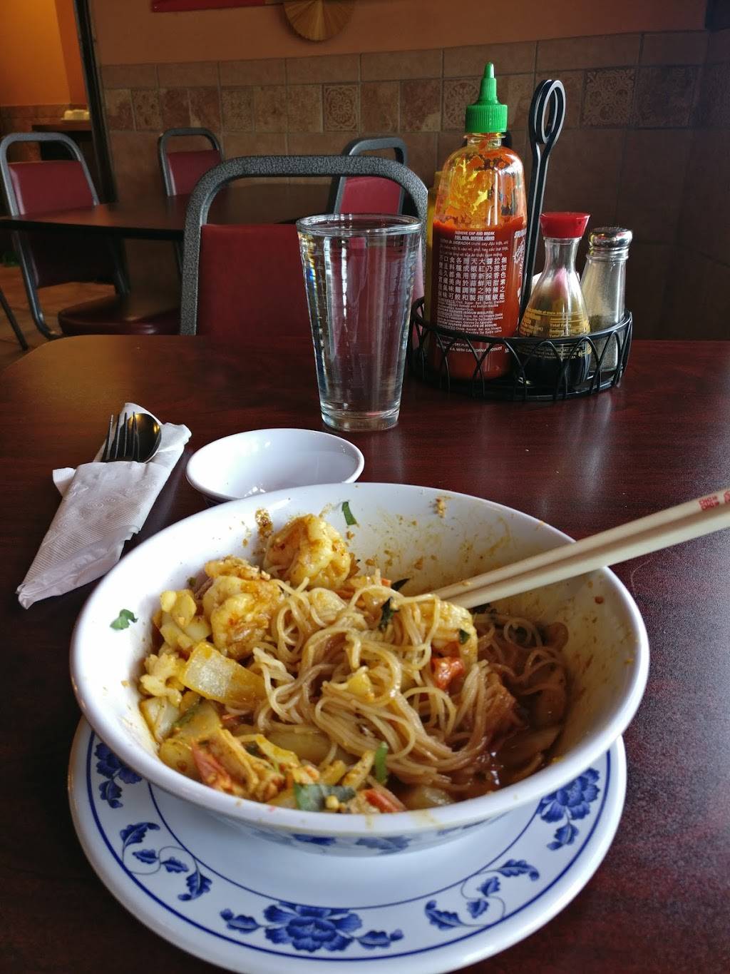 Phnom Penh Restaurant | restaurant | 27080 Lorain Rd, North Olmsted, OH 44070, USA | 2162510210 OR +1 216-251-0210