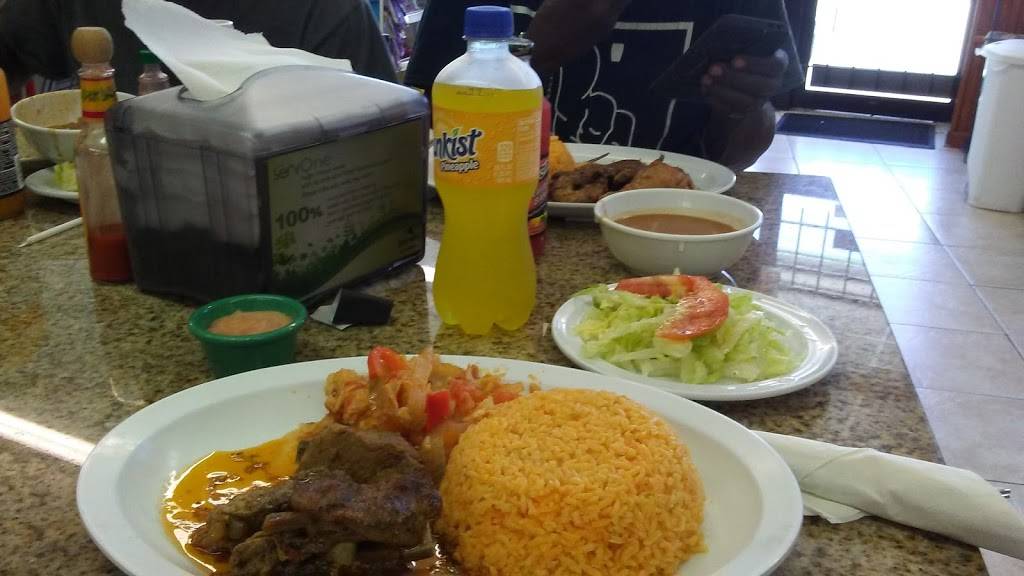 La Gran Parada Food Store | restaurant | 5266 Beach Blvd, Jacksonville, FL 32207, USA | 9043790463 OR +1 904-379-0463