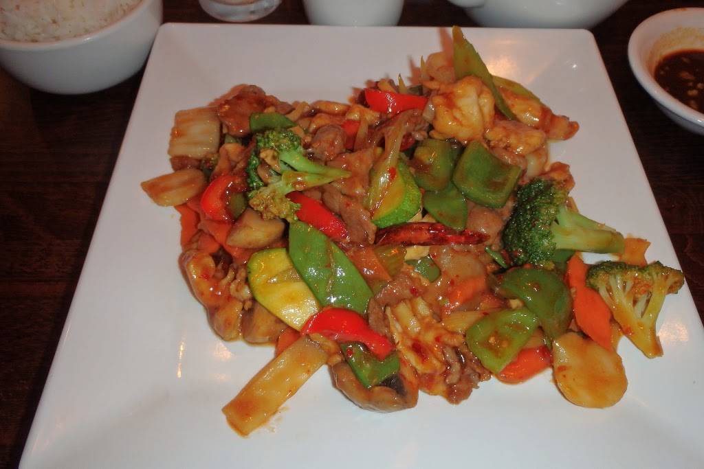 China Palace | restaurant | 425 U.S. 9, Little Egg Harbor Township, NJ 08087, USA | 6092940011 OR +1 609-294-0011