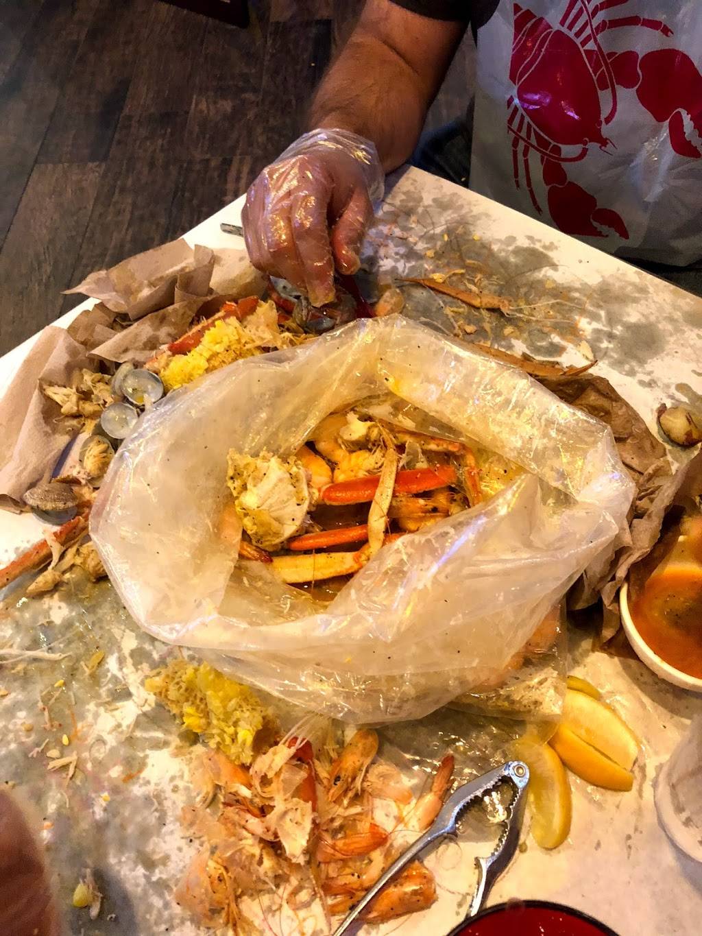 Hooked on Crab | restaurant | 872 Eastlake Pkwy #510, Chula Vista, CA 91915, USA | 6197379117 OR +1 619-737-9117