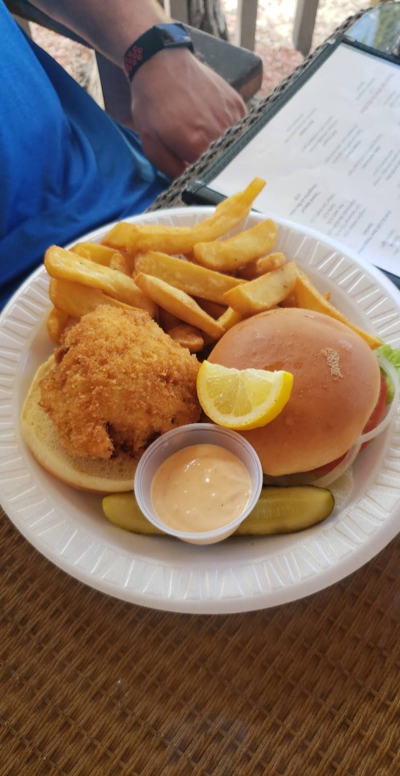 Lobster Crawl Bar and Grill | restaurant | 70001 Overseas Hwy, Marathon, FL 33050, USA | 3056645252 OR +1 305-664-5252