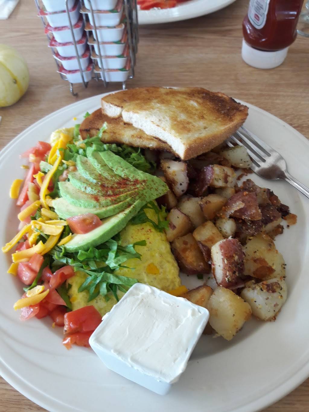 Aliottis Victorian Corner Restaurant | restaurant | 541 Lighthouse Ave, Pacific Grove, CA 93950, USA | 8313724641 OR +1 831-372-4641