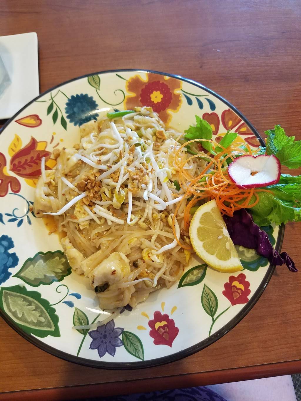 Thai Chef Restaurant | restaurant | 1971 E Beltline Ave NE # 119, Grand Rapids, MI 49525, USA | 6165700032 OR +1 616-570-0032