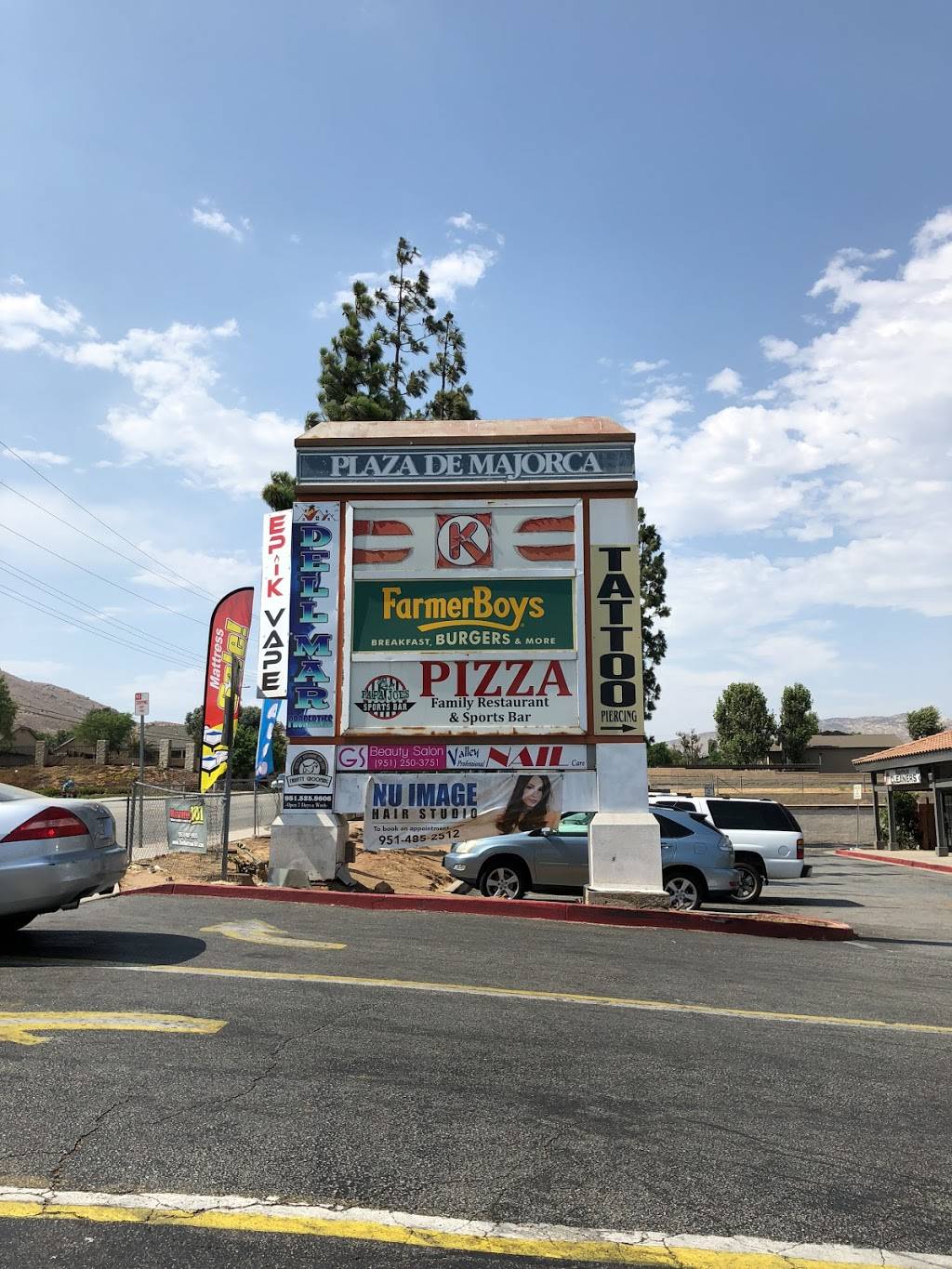 Circle K | meal takeaway | 12220 Pigeon Pass Rd, Moreno Valley, CA 92557, USA | 9515630035 OR +1 951-563-0035