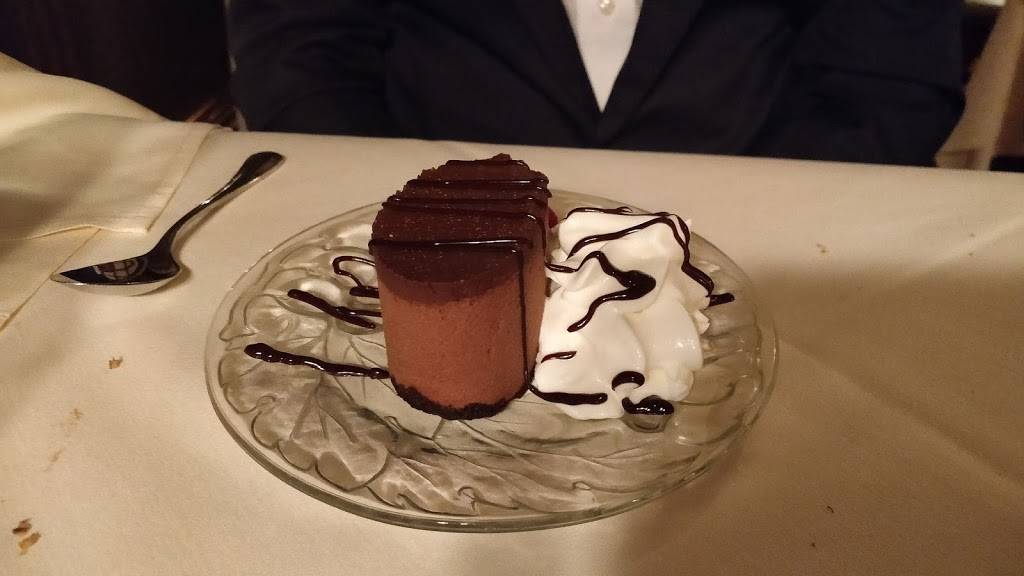 Castle Hill Restaurant | restaurant | 2910 VT-103, Cavendish, VT 05142, USA | 8022267361 OR +1 802-226-7361