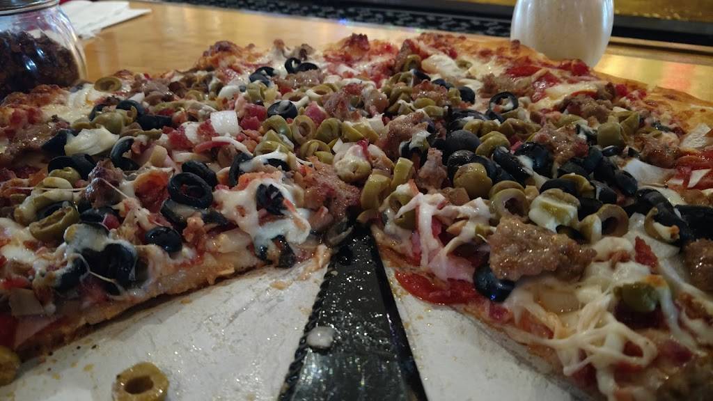 Joes Pizza & Sports Bar | restaurant | 127 E Bridge St, Plainwell, MI 49080, USA | 2696851162 OR +1 269-685-1162