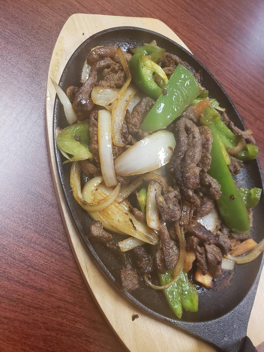 La Paloma Family Restaurant | restaurant | 116 W Frontier St, Eloy, AZ 85131, USA | 5204668226 OR +1 520-466-8226