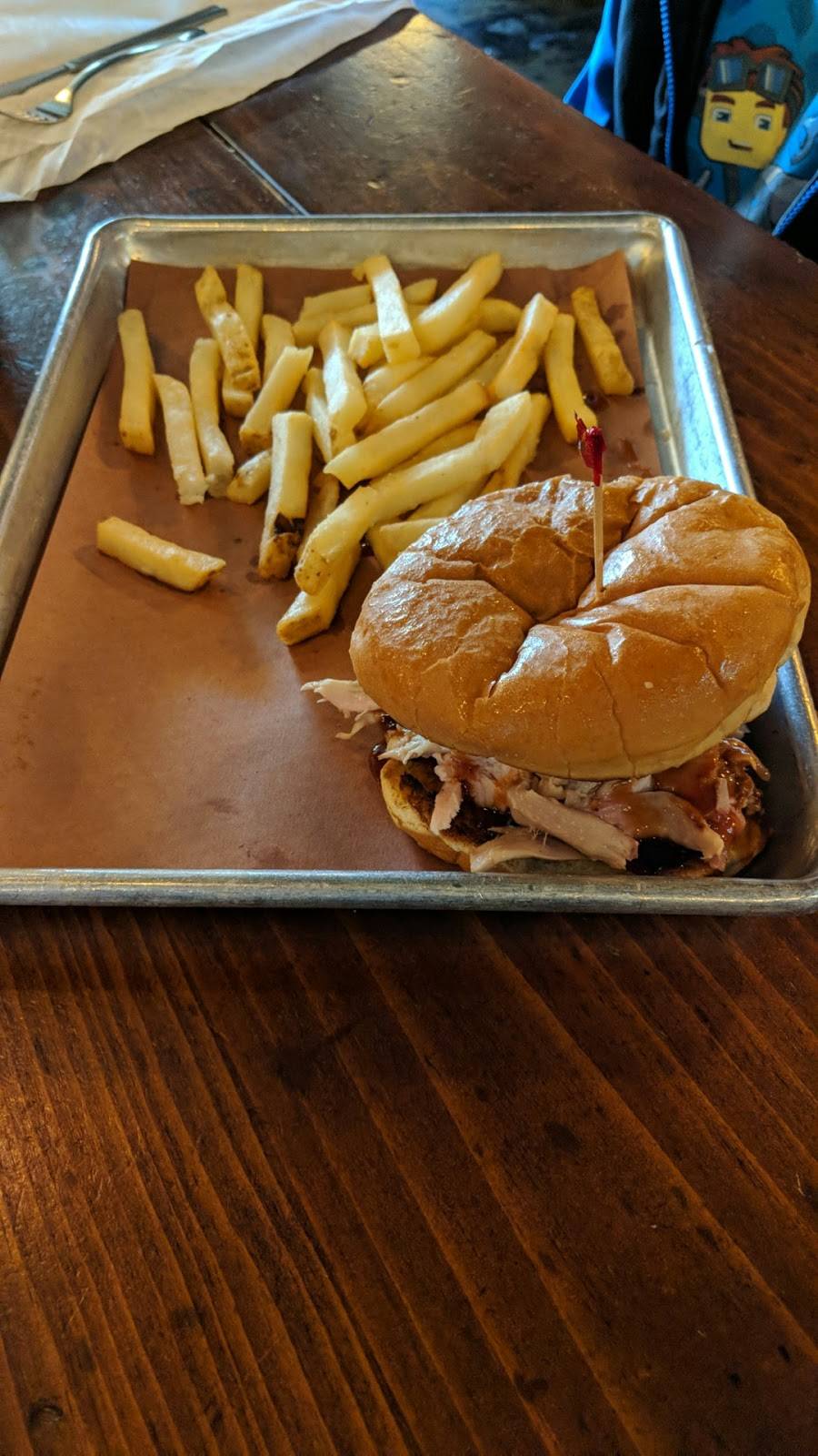 Delta Q | restaurant | 1112 N Washington St, Forrest City, AR 72335, USA | 8706331234 OR +1 870-633-1234