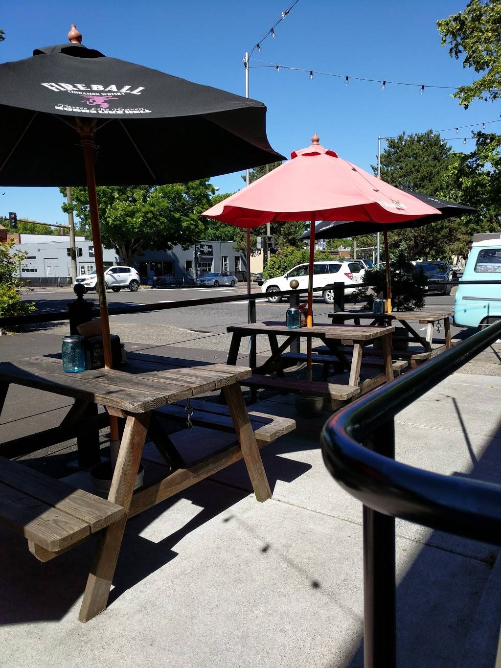 Brickhouse Bar | restaurant | 109 W 15th St, Vancouver, WA 98660, USA | 3606953686 OR +1 360-695-3686