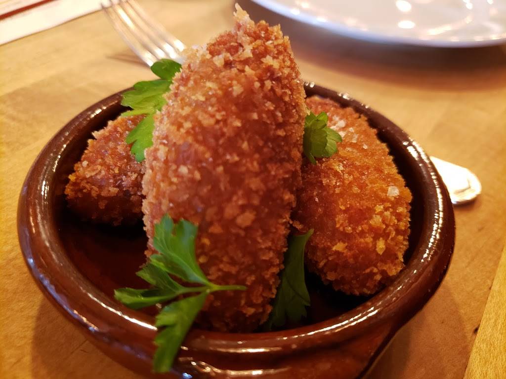 Malagón, Mercado y Tapería | restaurant | 33 Spring St, Charleston, SC 29403, USA | 8439260475 OR +1 843-926-0475