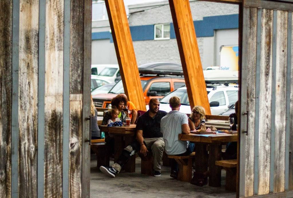 Giddy Up Burgers | restaurant | 4600 Leary Way NW, Seattle, WA 98107, USA | 2067822798 OR +1 206-782-2798