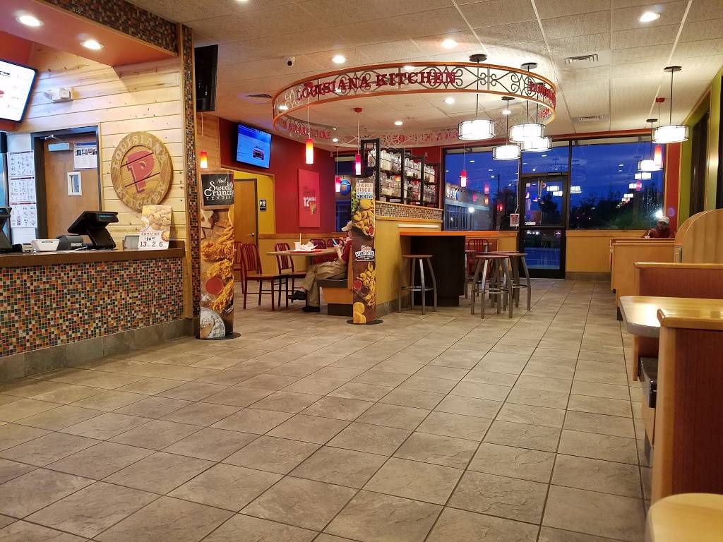 Popeyes Louisiana Kitchen | restaurant | 17 McGraw St, Shirley, NY 11967, USA | 6313959300 OR +1 631-395-9300