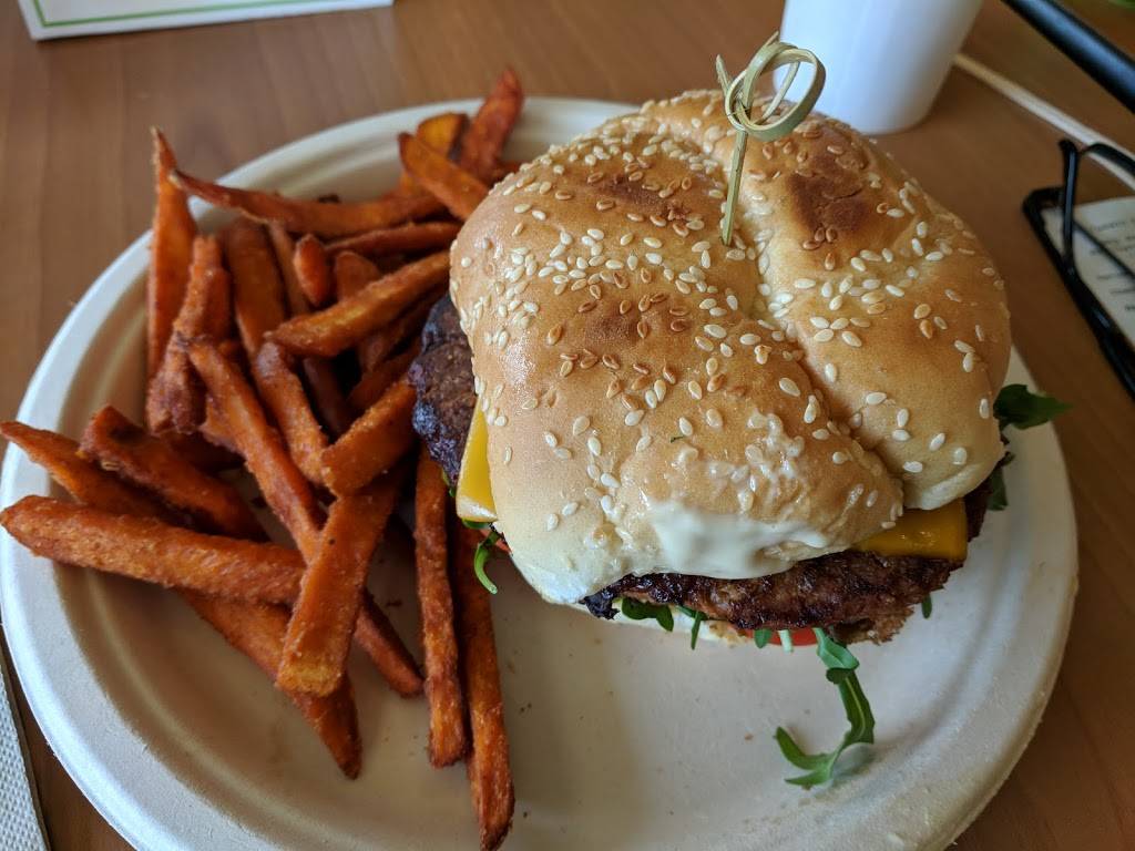 Green Tomato Grill | restaurant | 16062 Goldenwest St, Huntington Beach, CA 92647, USA | 7144652277 OR +1 714-465-2277