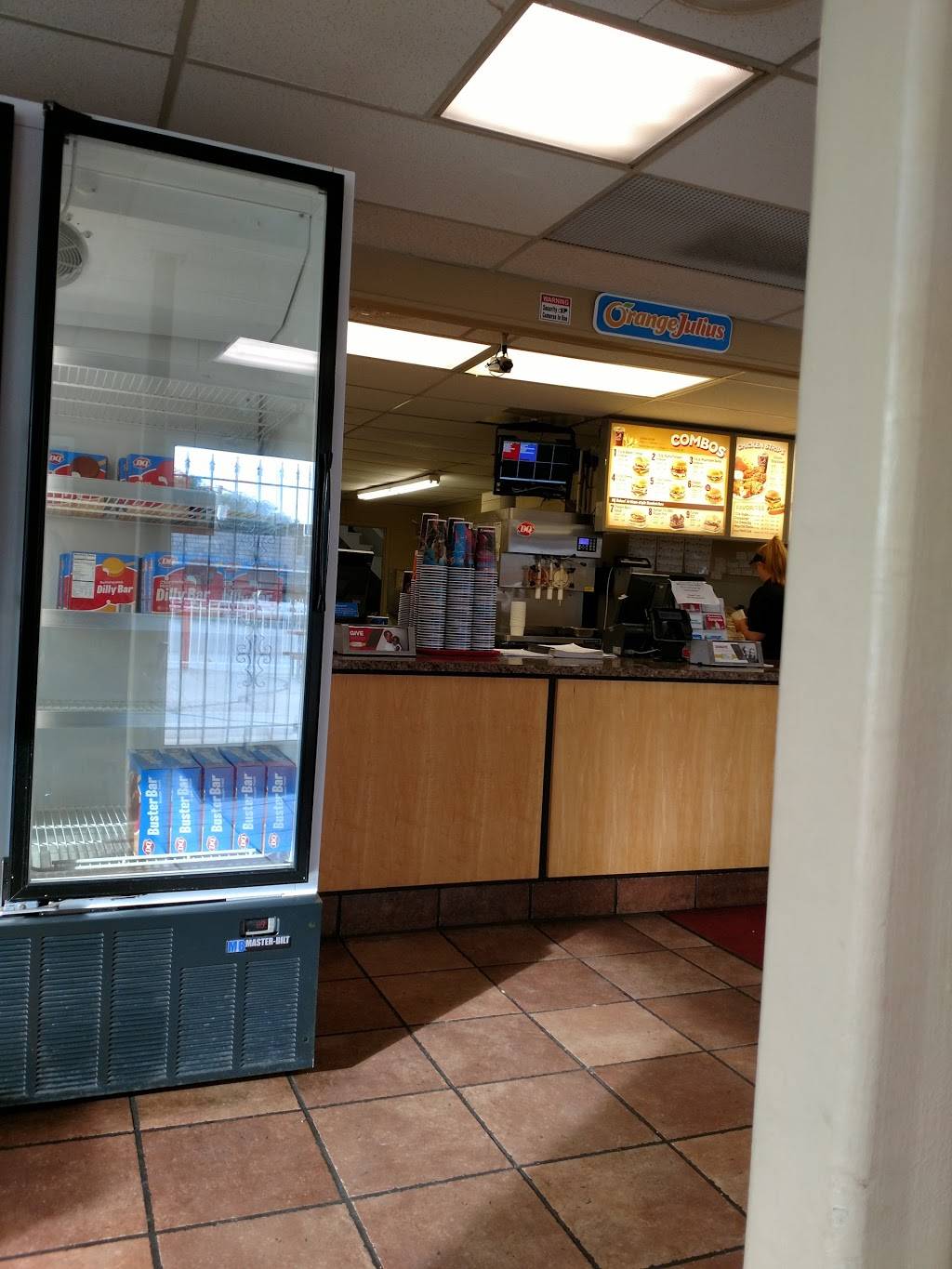 Dairy Queen | restaurant | 5071 S 136th St, Omaha, NE 68137, USA | 4028954877 OR +1 402-895-4877
