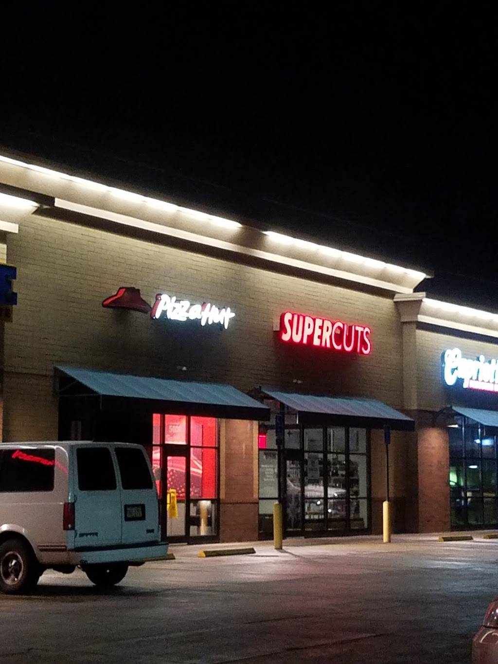 Pizza Hut | meal delivery | 5609 S 27th St Suite B, Lincoln, NE 68512, USA | 4023280553 OR +1 402-328-0553