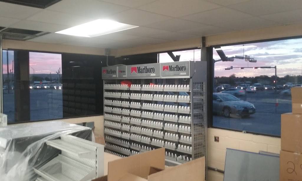 Little Caesars Pizza | meal takeaway | 1085 Sunland Park Dr, El Paso, TX 79922, USA | 9155851992 OR +1 915-585-1992