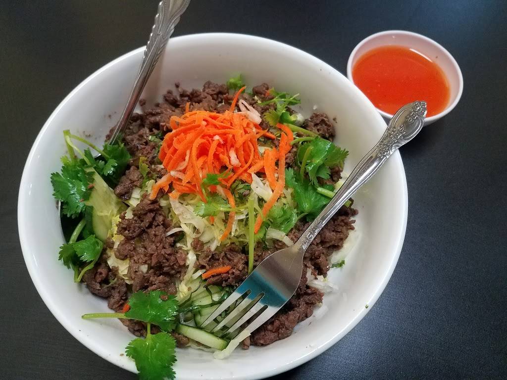 Banh Mi Pho Shop | restaurant | 1925 Fairfield Ave, Fort Wayne, IN 46802, USA | 2607454388 OR +1 260-745-4388