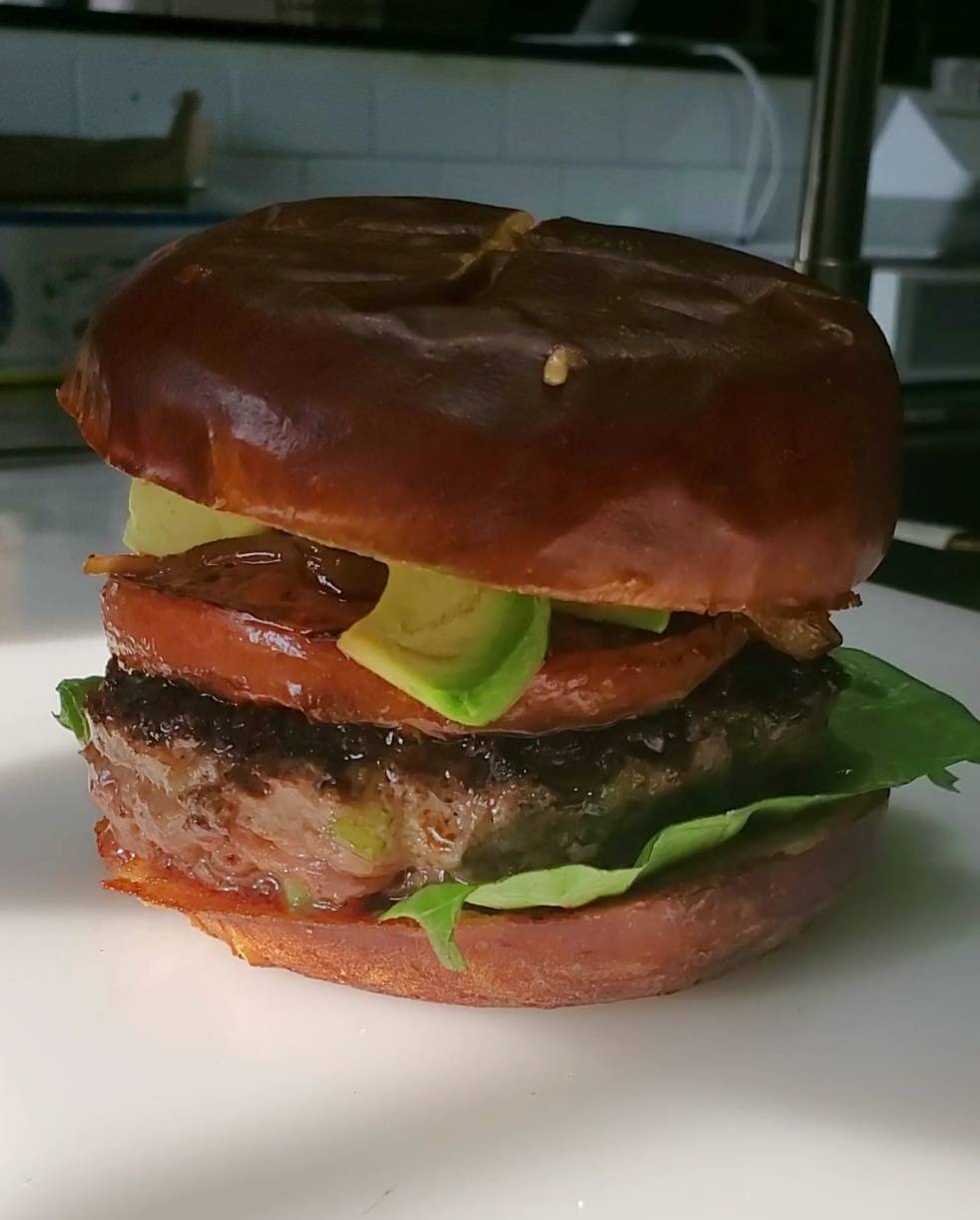 Lawn Restaurant - Hamburger • Philly Cheesesteak • Waffles | restaurant | 1141 N Ashland Ave, Chicago, IL 60622, USA | 7739048608 OR +1 773-904-8608