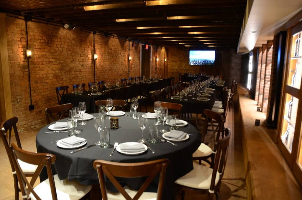 Bridges Craft Pizza & Wine Bar | restaurant | 19 N Indiana St, Greencastle, IN 46135, USA | 7656530021 OR +1 765-653-0021