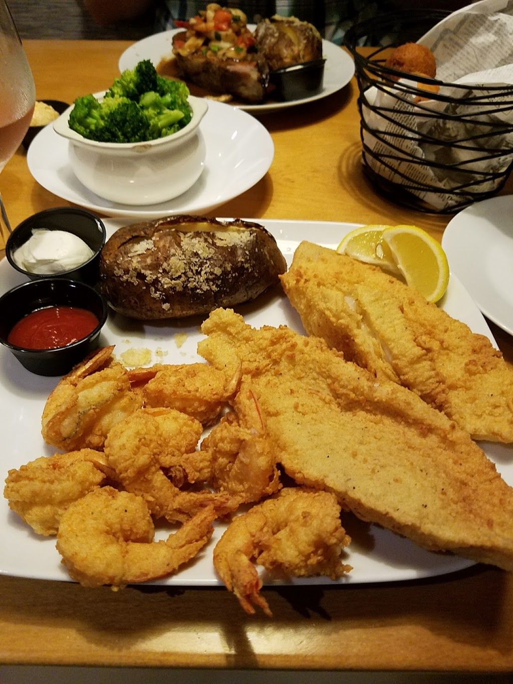 Nautilus Seafood & Grill | restaurant | 2045 Boundary St, Beaufort, SC 29902, USA | 8433792253 OR +1 843-379-2253
