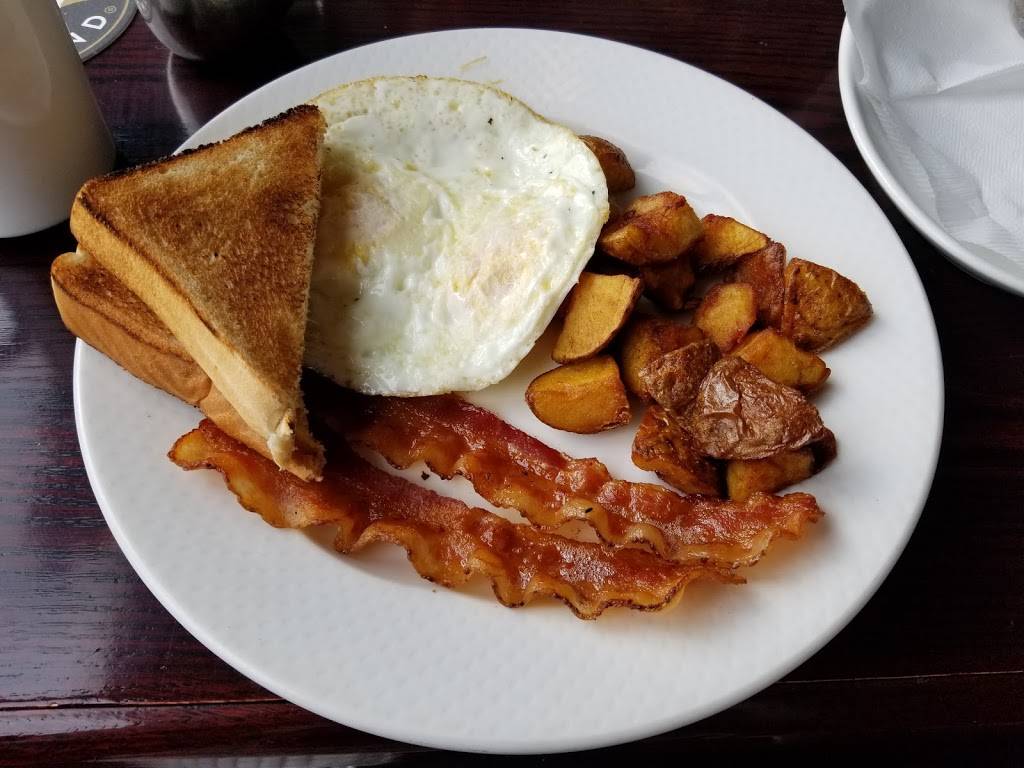 Brogue Irish Pub | restaurant | 136 Lakeshore Rd E, Mississauga, ON L5G 1E6, Canada | 9052788444 OR +1 905-278-8444