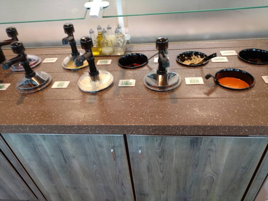 Pollo Tropical | restaurant | 2314 Tyrone Blvd N, St. Petersburg, FL 33710, USA | 7272015825 OR +1 727-201-5825