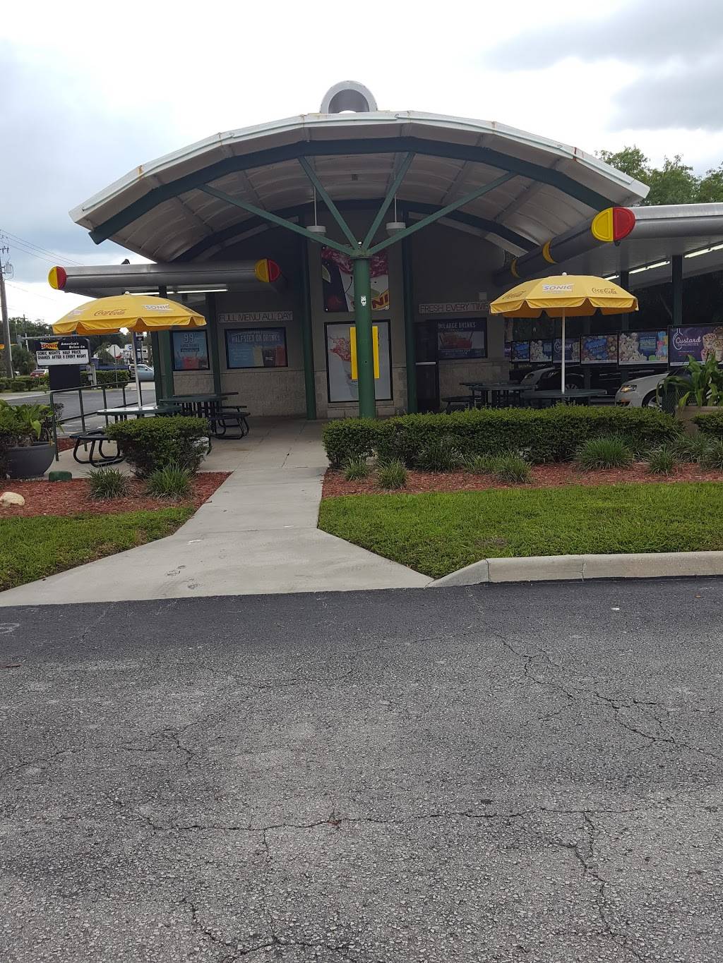Sonic Drive-In | restaurant | 2320 E Bearss Ave, Tampa, FL 33613, USA | 8139791272 OR +1 813-979-1272