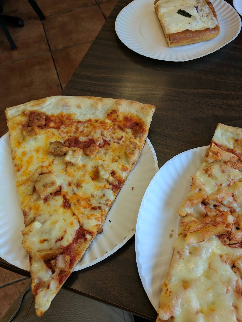 Lucios Pizzeria | restaurant | 76 Washington Ave, Pleasantville, NY 10570, USA | 9147419200 OR +1 914-741-9200