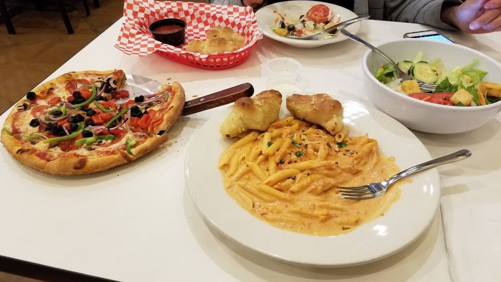 Colonnas Pizza & Pasta | restaurant | 7475 E Arapahoe Rd, Centennial, CO 80112, USA | 3034684700 OR +1 303-468-4700