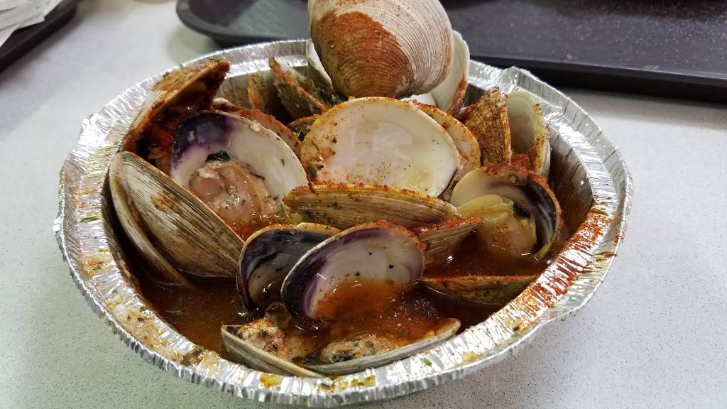 Johnnys Reef | restaurant | 2 City Island Ave, Bronx, NY 10464, USA | 7188852086 OR +1 718-885-2086