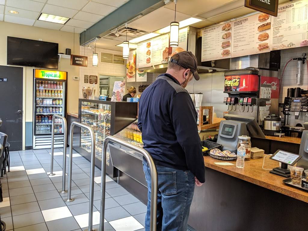 Manhattan Bagel | bakery | 125 S 18th St, Philadelphia, PA 19103, USA | 2155644340 OR +1 215-564-4340