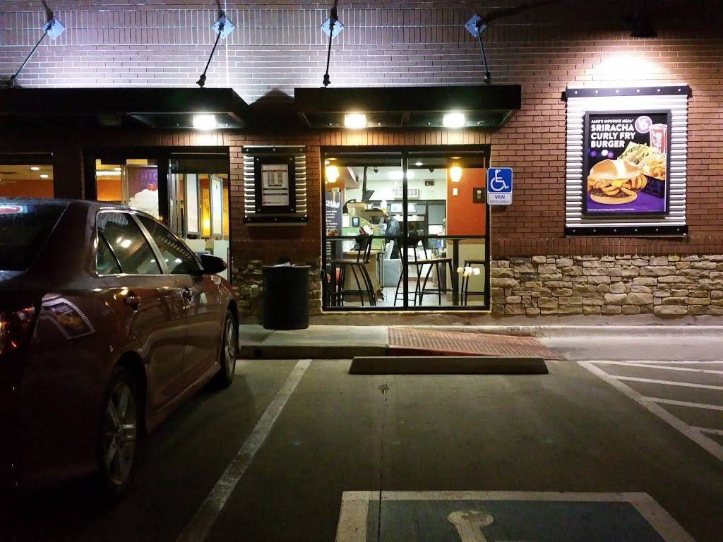Jack in the Box | restaurant | 690 SW 19th St, Moore, OK 73160, USA | 4057930546 OR +1 405-793-0546