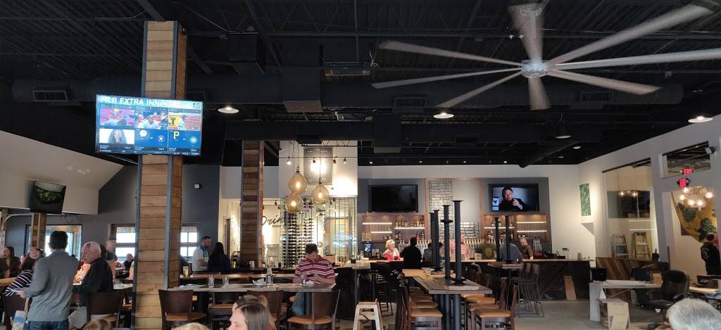 Hoppin Vines | restaurant | 8150 Montgomery Rd, Cincinnati, OH 45236, USA | 5137918463 OR +1 513-791-8463