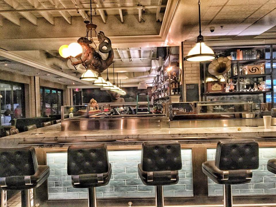 Veronica Fish and Oyster | restaurant | 1830 S Osprey Ave, Sarasota, FL 34239, USA | 9413661342 OR +1 941-366-1342