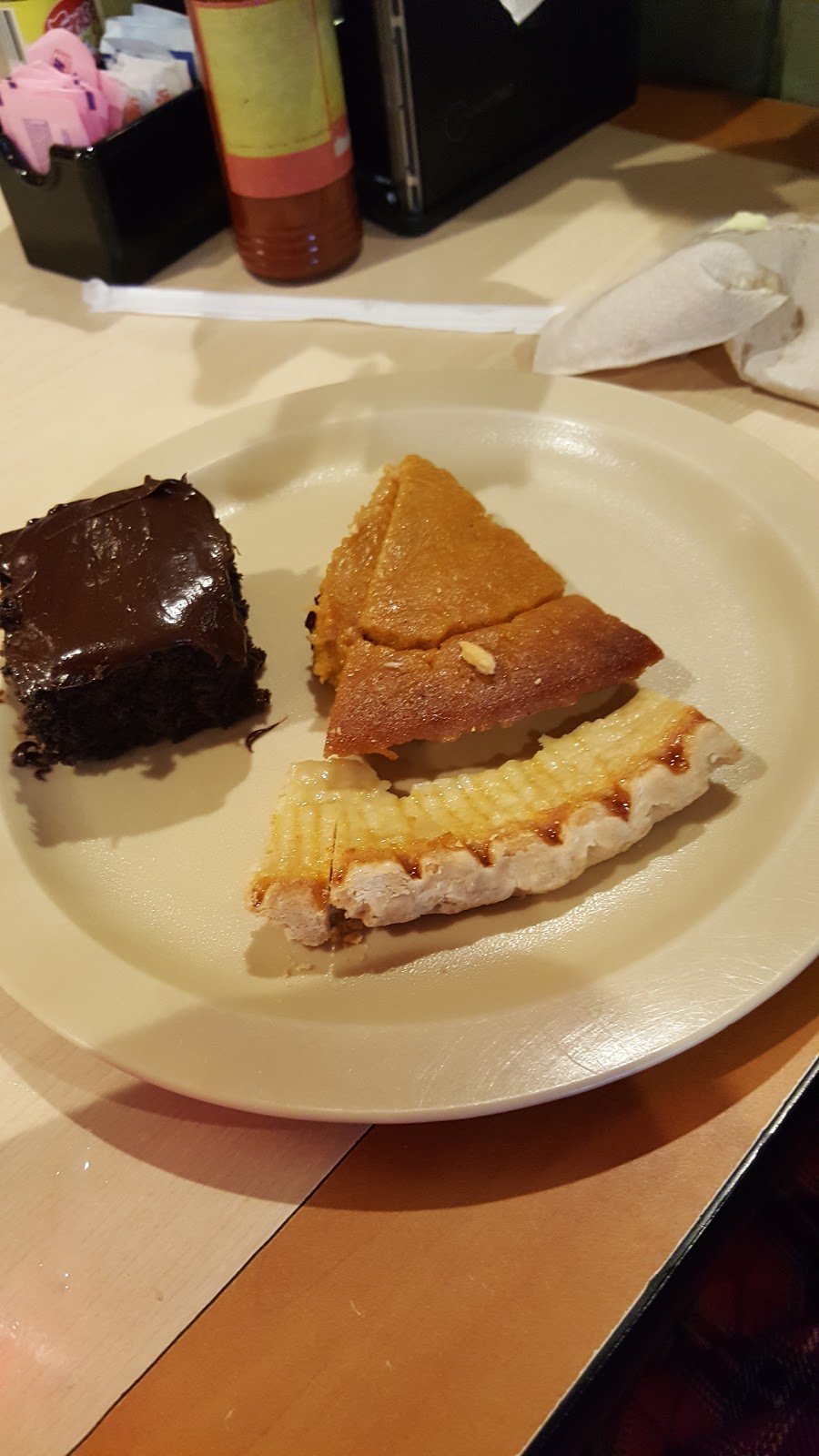 Sams Country Buffet | restaurant | 1214 Capital Cir SE, Tallahassee, FL 32301, USA | 8507659732 OR +1 850-765-9732