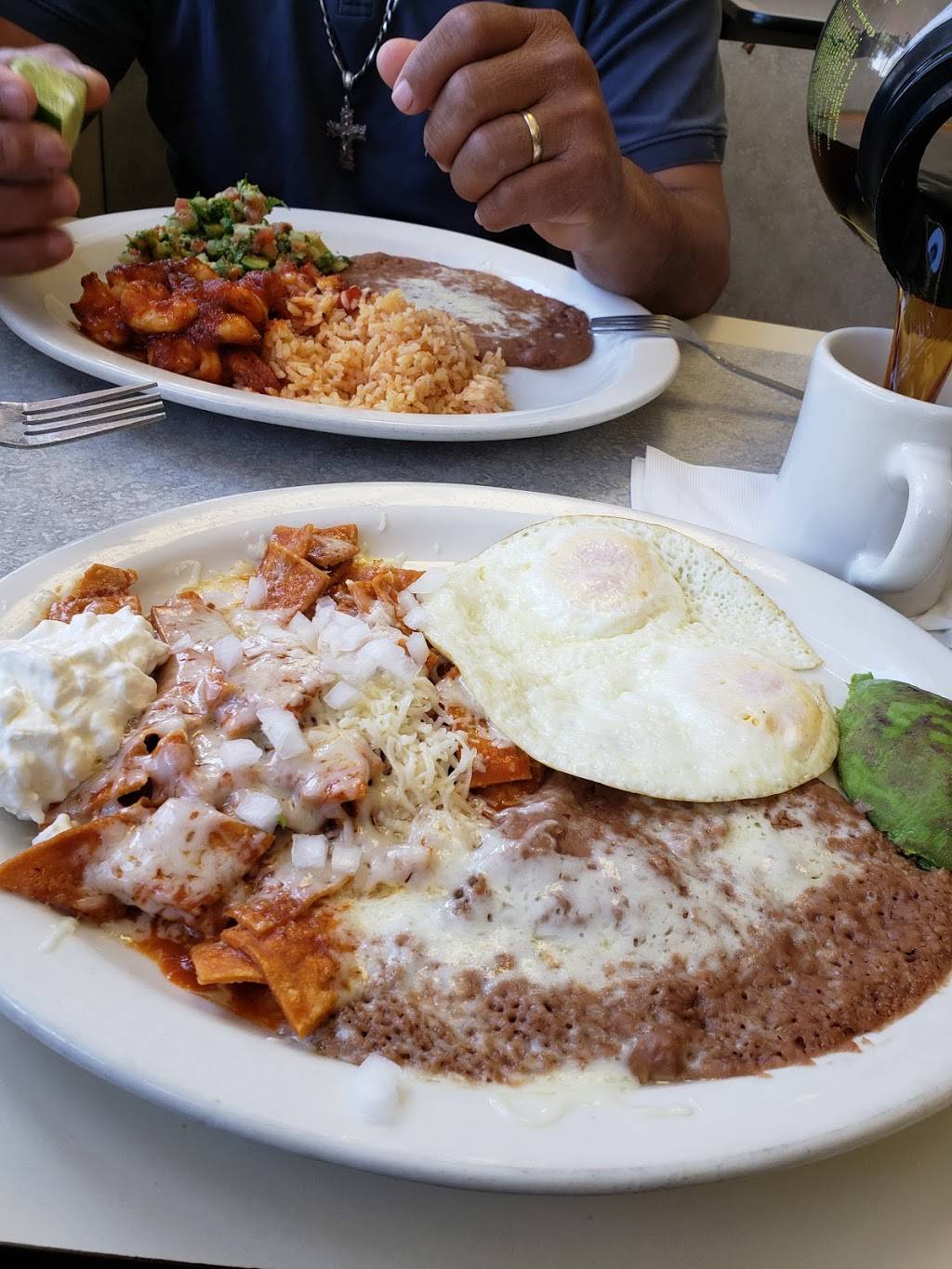 Carminas Mexican Food | restaurant | 12400 Perris Blvd, Moreno Valley, CA 92557, USA | 9512477240 OR +1 951-247-7240