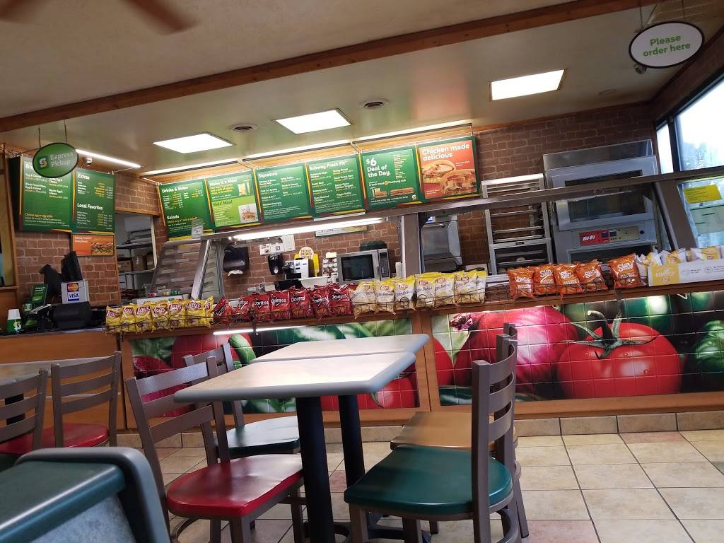 Subway | restaurant | 5976 Virginia Ave, Pembroke, VA 24136, USA | 5406267827 OR +1 540-626-7827