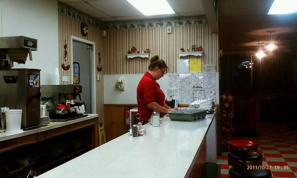 Schlepps | restaurant | 66645 Belmont Morristown Rd, Belmont, OH 43718, USA | 7407821528 OR +1 740-782-1528