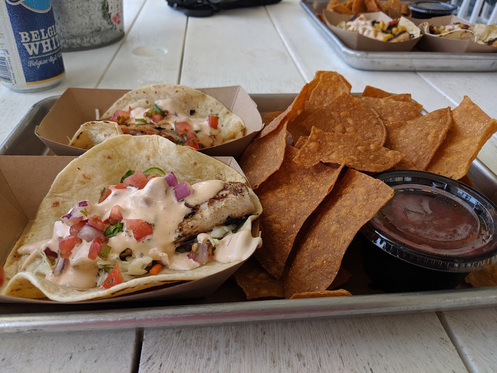 Fish Heads Pensacola Beach | restaurant | 16 Via De Luna Dr, Pensacola Beach, FL 32561, USA | 8509343300 OR +1 850-934-3300