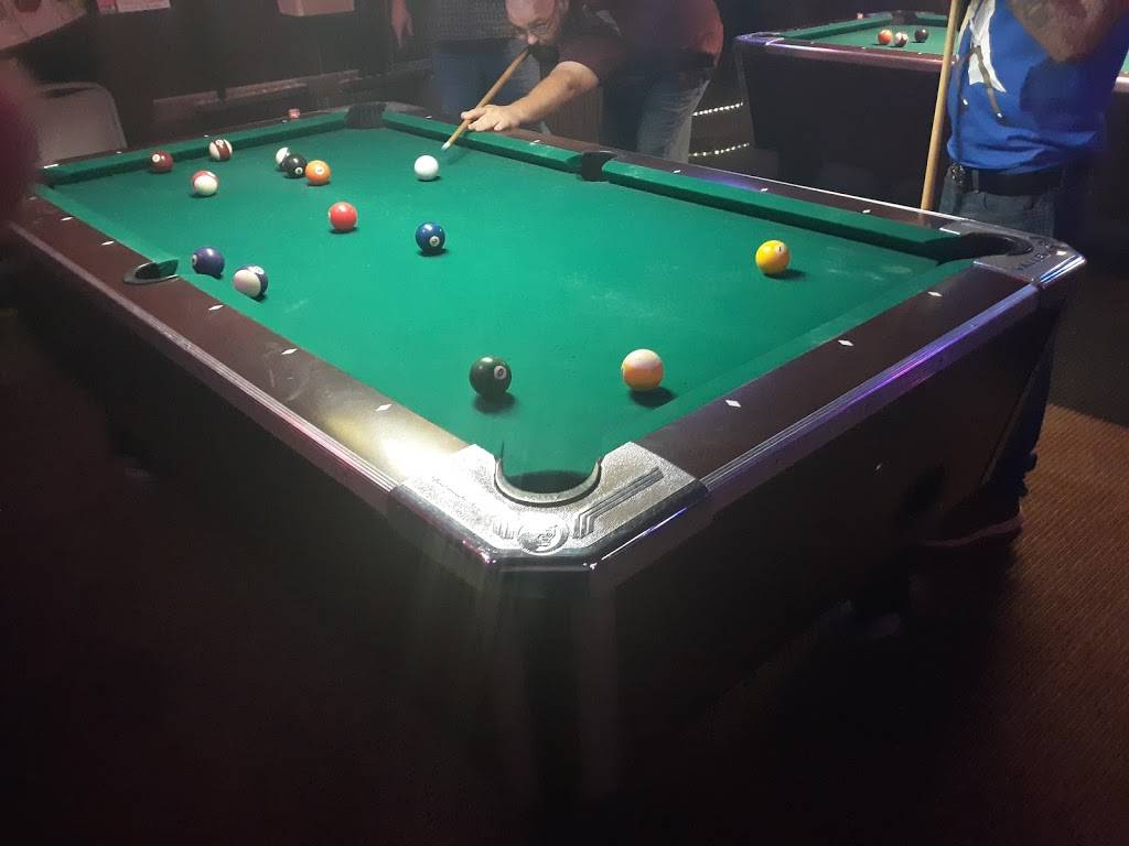 T Js Tavern | restaurant | 104 Kennedy St, Willis, TX 77378, USA | 9368567758 OR +1 936-856-7758