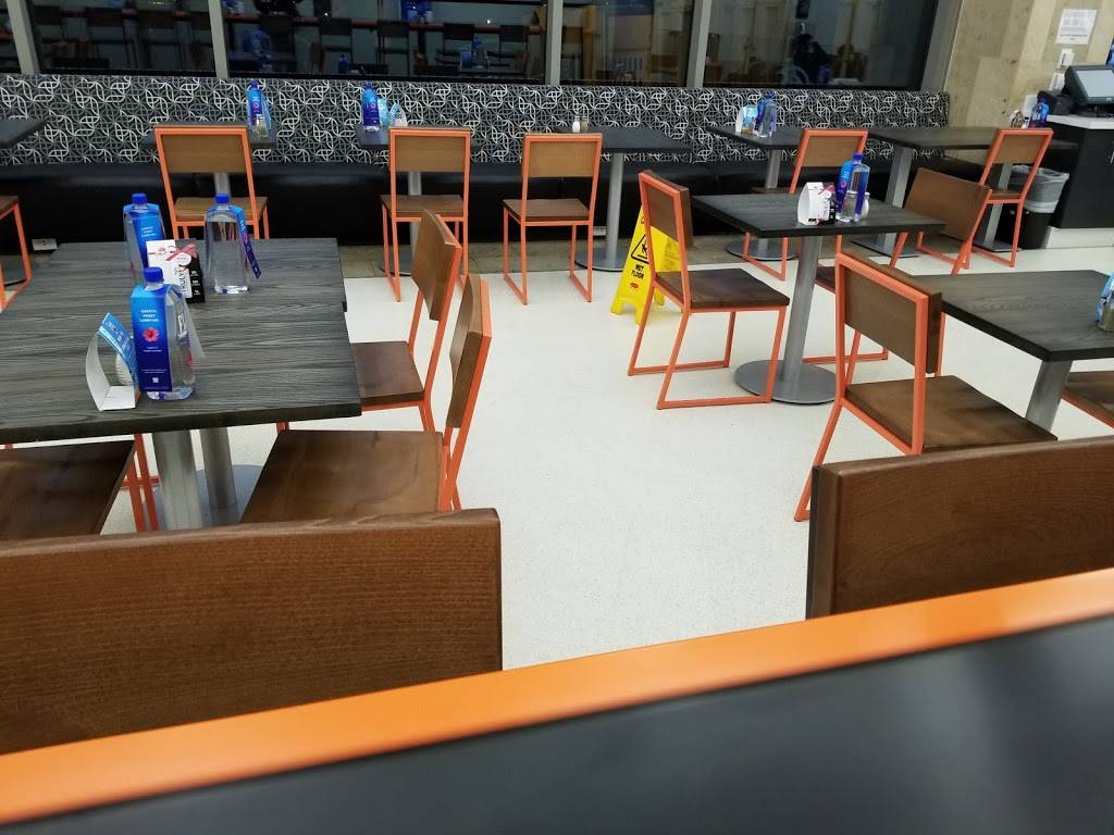 Ducks Breakaway Bar & Grill | restaurant | 18601 Airport Way, Santa Ana, CA 92707, USA | 9492525200 OR +1 949-252-5200