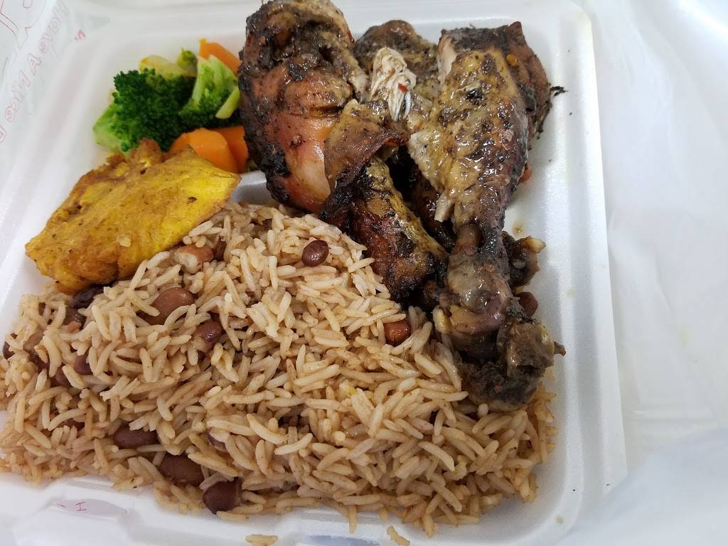 Mommys Delicious Food | restaurant | 595 W Main St, Norwich, CT 06360, USA | 8603832079 OR +1 860-383-2079