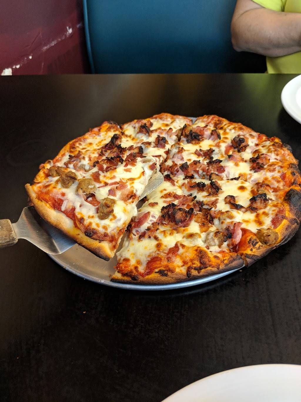 Rugionos | restaurant | 101 Toledo St, Fremont, IN 46737, USA | 2604951998 OR +1 260-495-1998